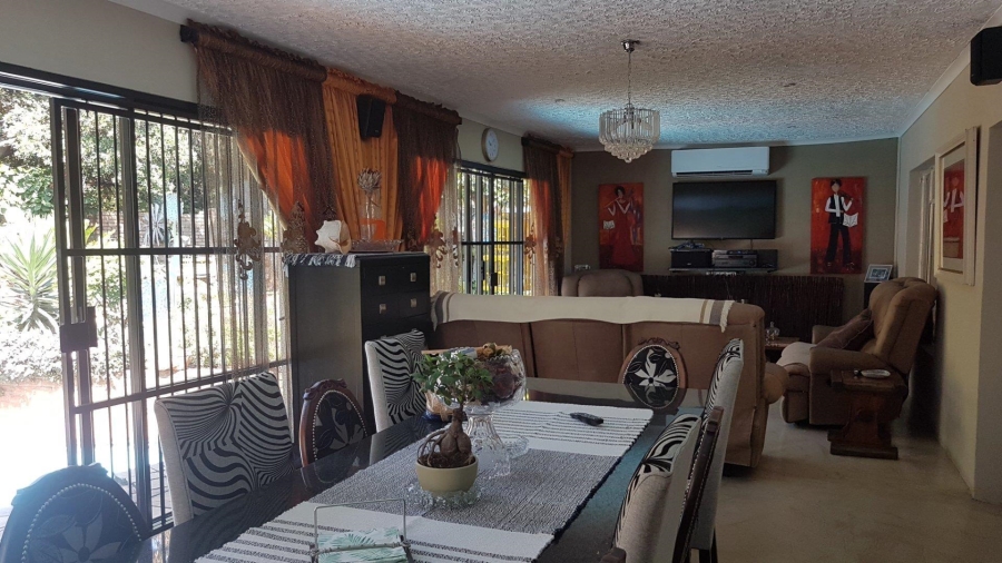 6 Bedroom Property for Sale in Cashan North West